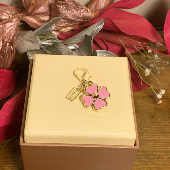 Flower Bag Charm Zipper pull - Picture 2 of 5